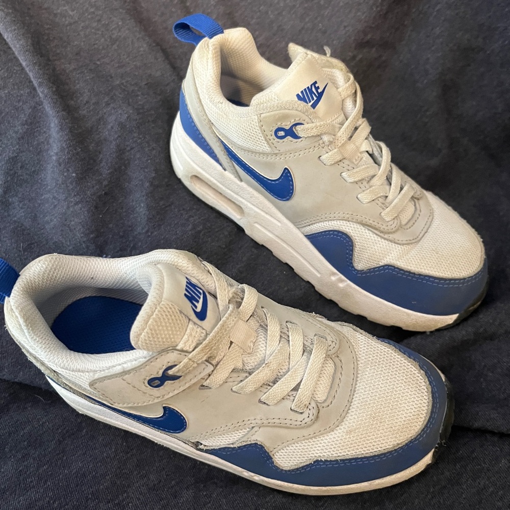 Nike -  kids shoes - Size 13C